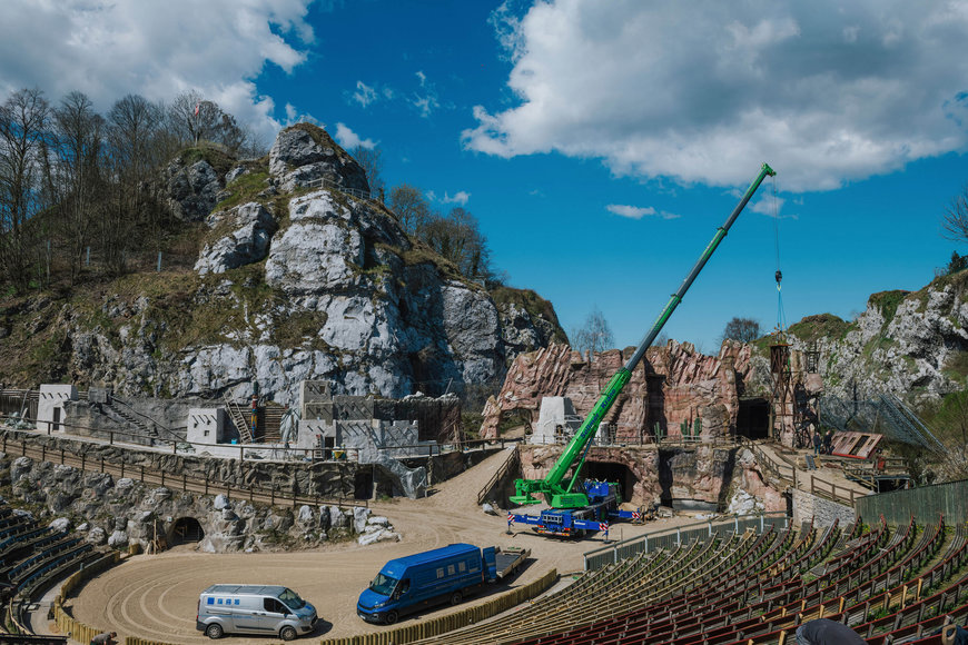 Liebherr mobile crane LTM 1090-4.2 builds backdrop for the Karl May Festival